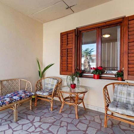 Olivia Apartment Porec Bagian luar foto