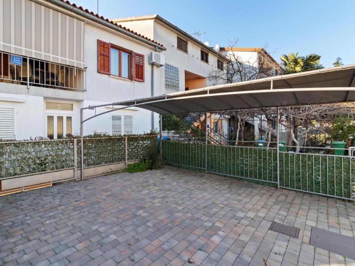 Olivia Apartment Porec Bagian luar foto