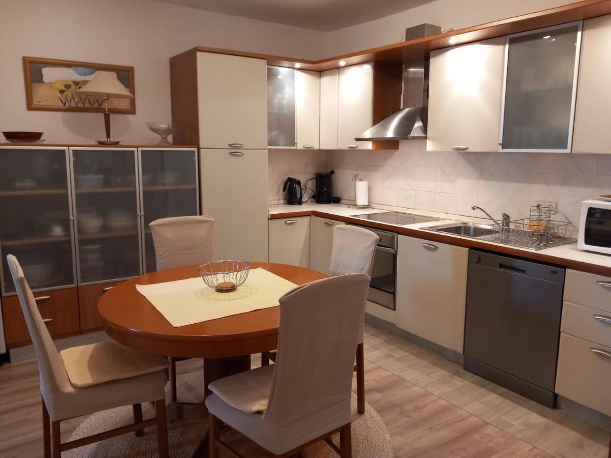 Olivia Apartment Porec Bagian luar foto